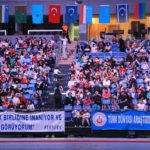 Türk Çocuklarının Büyük Şölen Gösterisi Türk Çocuklarının Büyük Şölen Gösterisi